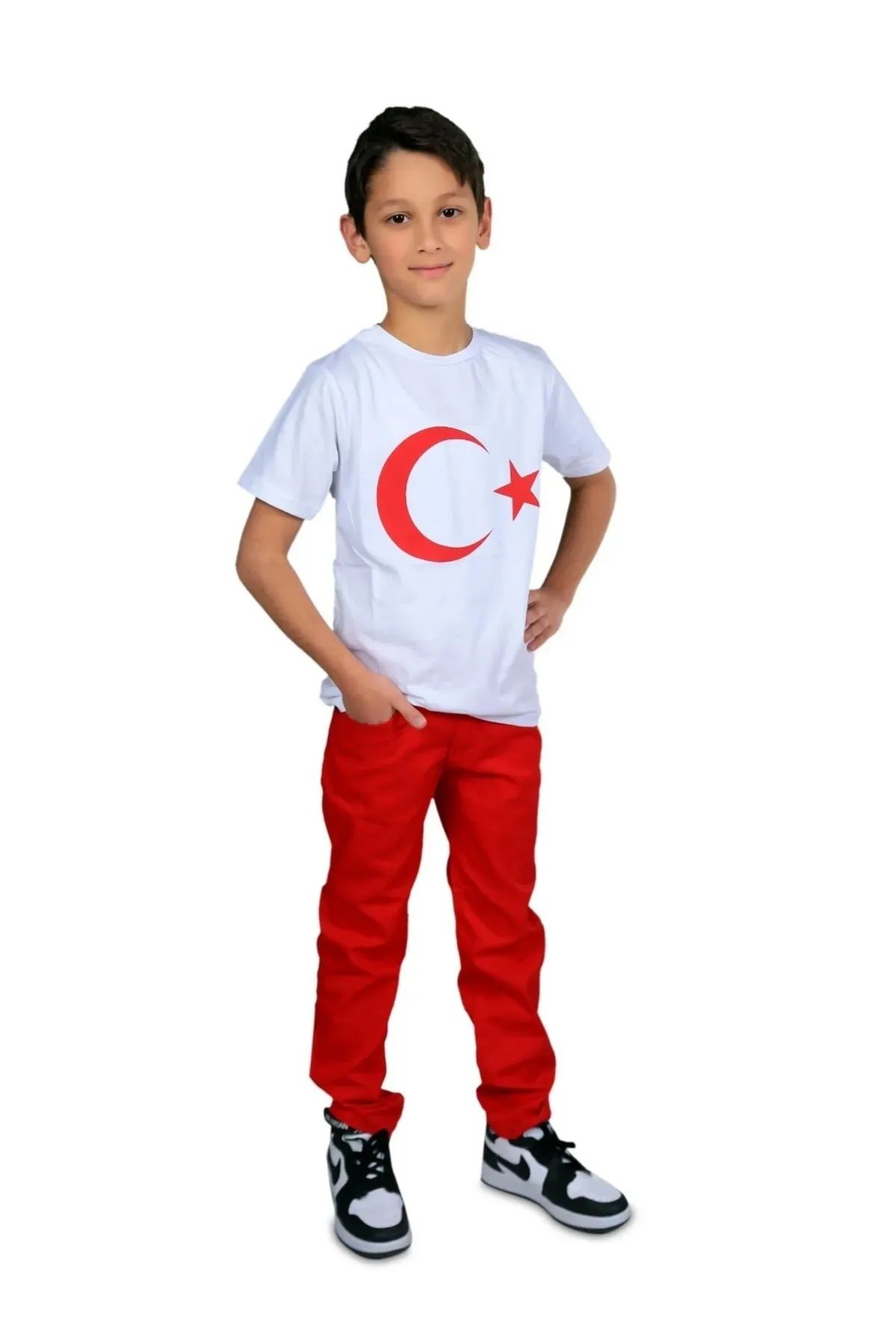 AY YILDIZ TİŞÖRT KIRMIZI PANTOLON