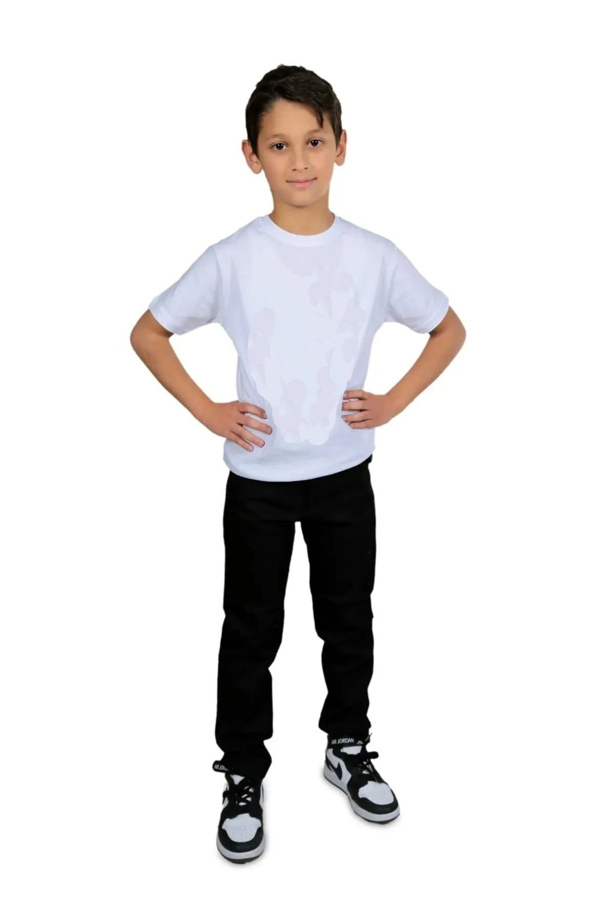 23 NİSAN BEYAZ TİŞÖRT PANTOLON