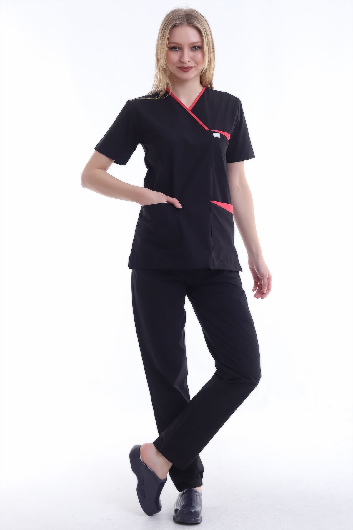 DOKTOR HEMİRE SCRUBS FORMA TAKIMI