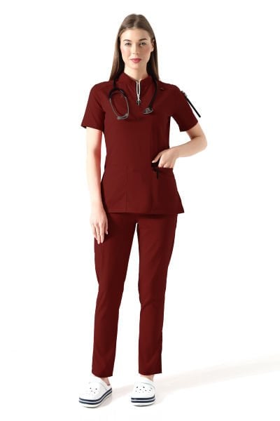 HAKİM YAKA FERMUARLI BORDO LİKRALI SCRUBS TAKIMI