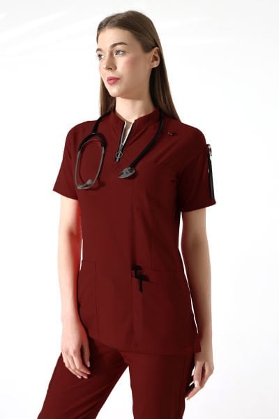 HAKİM YAKA FERMUARLI BORDO LİKRALI SCRUBS TAKIMI