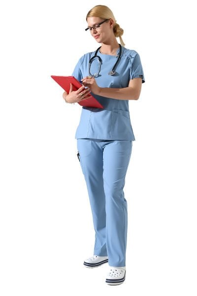 Açık Mavi Likralı Yaka Kuşgözü ve Biye Detaylı Kadın Scrubs Takımı