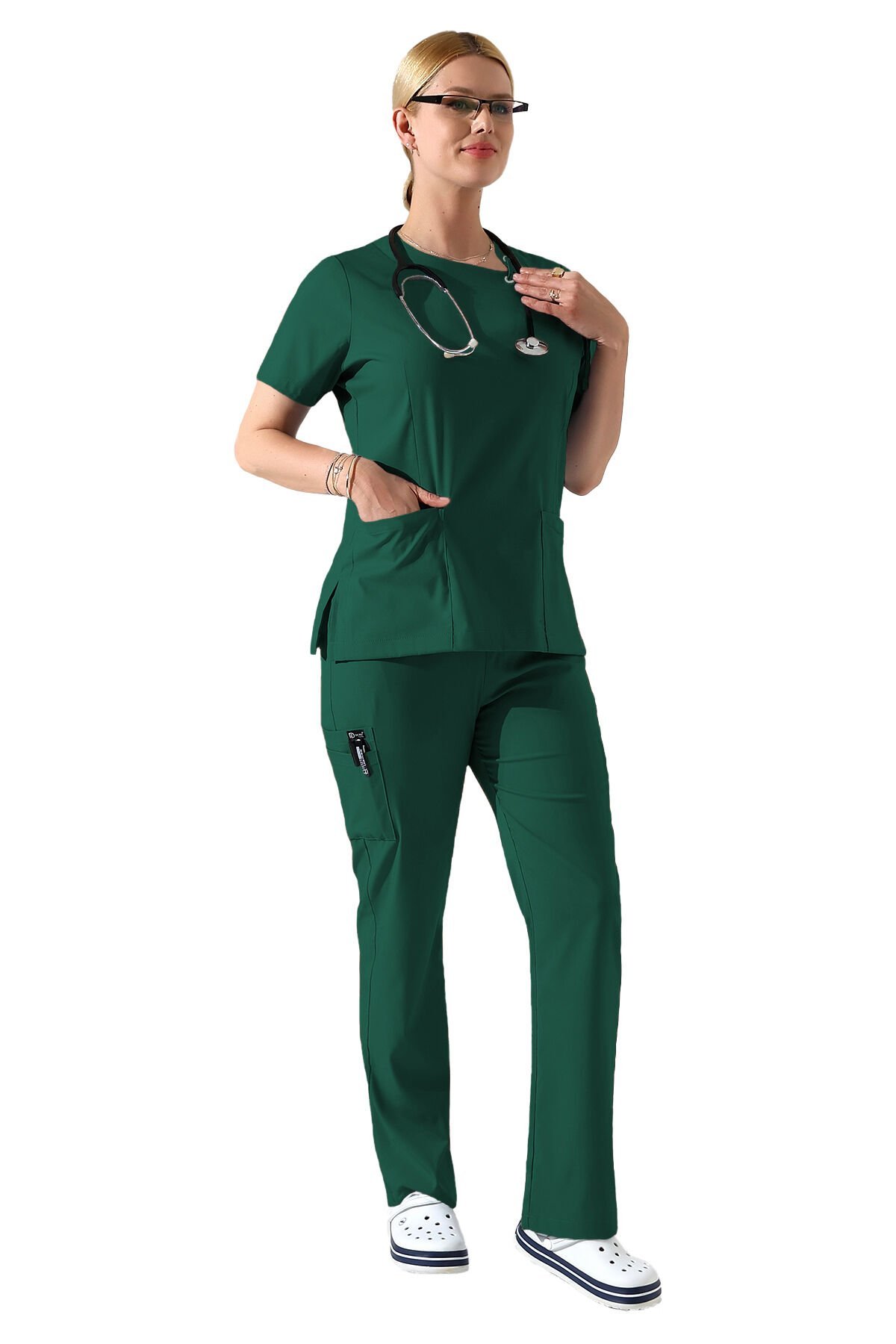 Yeşil Likralı Yaka Kuşgözü ve Biye Detaylı Kadın Scrubs Takımı