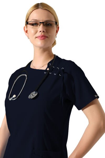 Lacivert Likralı Yaka Kuşgözü ve Biye Detaylı Kadın Scrubs Takımı