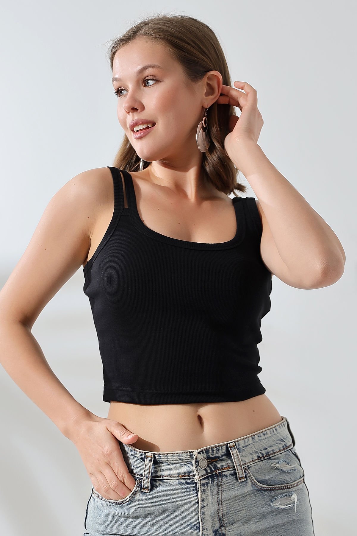 SİYAH RİBANA CROP ATLET