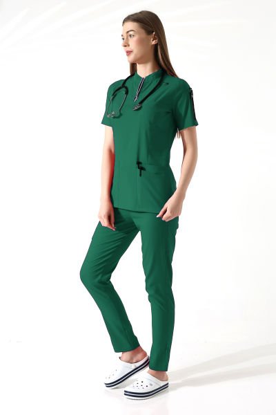LİKRALI FERMUARLI YEŞİL KADIN SCRUBS FORMA TAKIMI