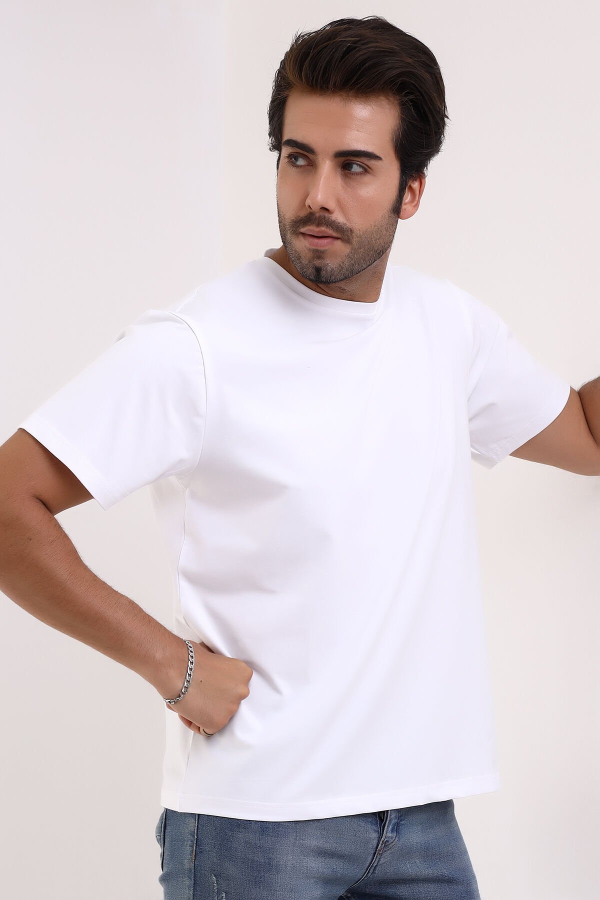 KISA KOLLU BEYAZ ERKEK T-SHIRT